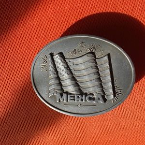 Novelty ‘Merica belt buckle which opens to hold beer bottle l